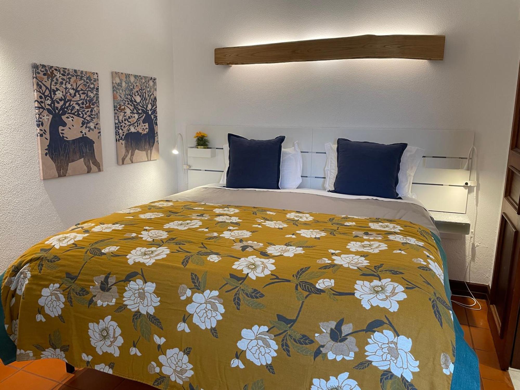 カミーニャ The Quixote House Bed & Breakfast エクステリア 写真
